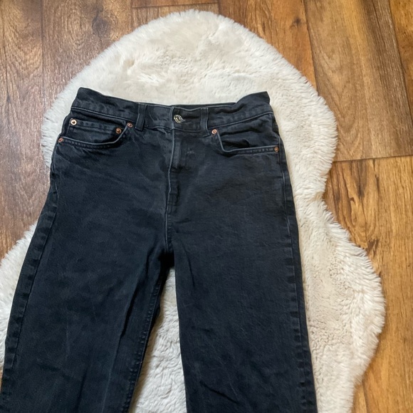 ASOS Design Crop Raw Hem Black Denim Jeans Size 28 Hi Rise - Picture 4 of 9